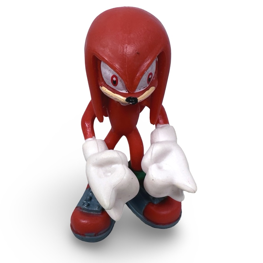 SEGA Sonic the Hedgehog Knuckles the Echidna Mini PVC Figure Red Gray 2.5"